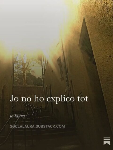 La intimitat
és un lloc important,
bell
i preciós.

(Avui el text ha nascut a Substack.
Però també em venia de gust compartir-lo aquí.)